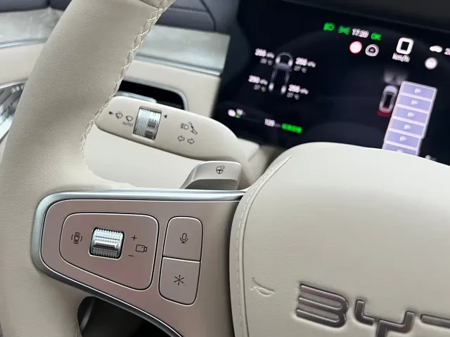 BYD Seal 08 — Фото автомобиля 22