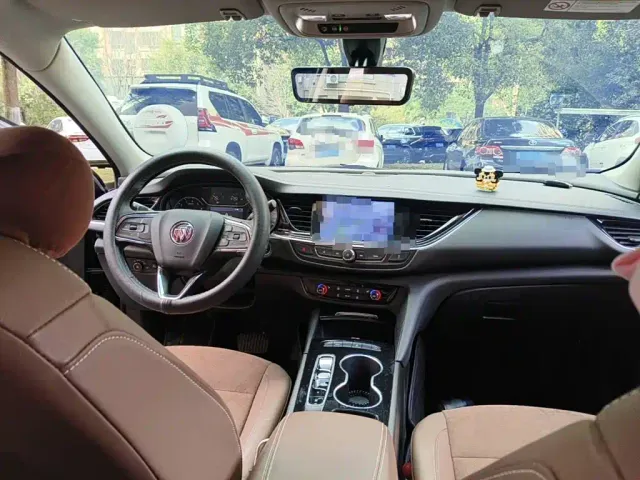 Buick Regal — Фото автомобиля 11