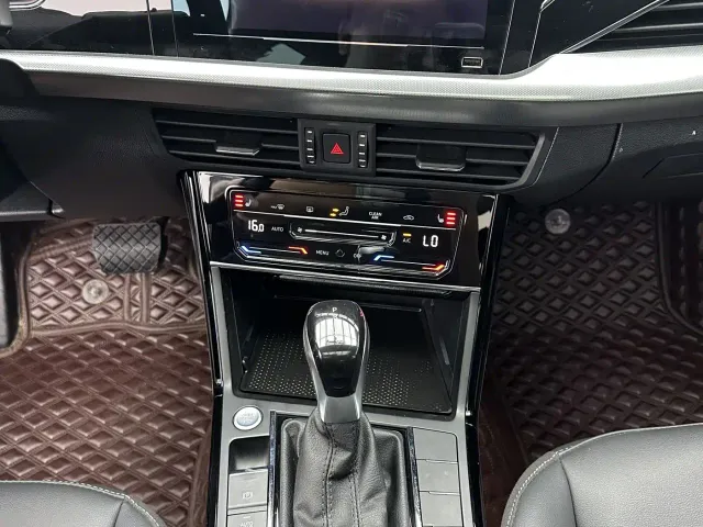 Volkswagen Passat — Фото автомобиля 14