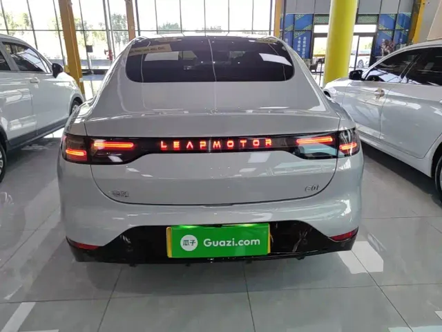 Leapmotor C01 — Фото автомобиля 5