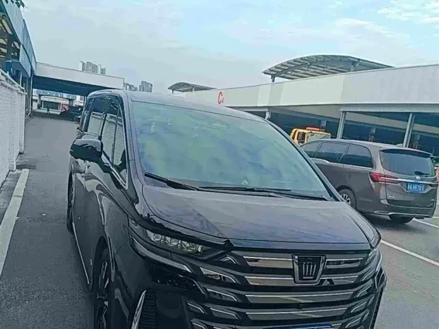 Фотография автомобиля — Toyota Vellfire