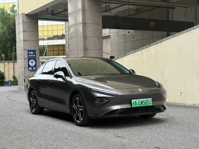 Roewe D7 — Фото автомобиля 3