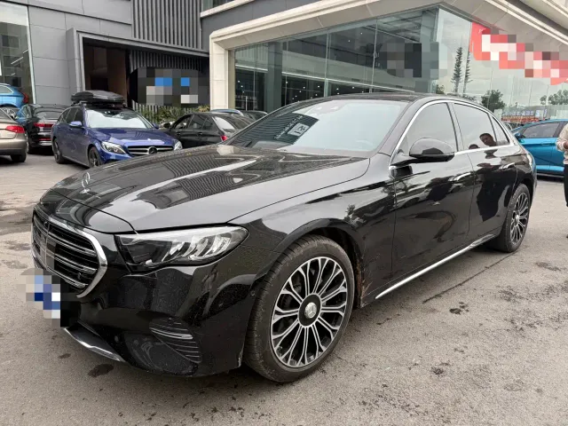 Фотография автомобиля — Mercedes-Benz E-Class
