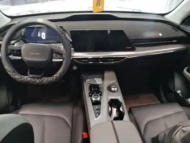 Changan Z6 — Фото автомобиля 9