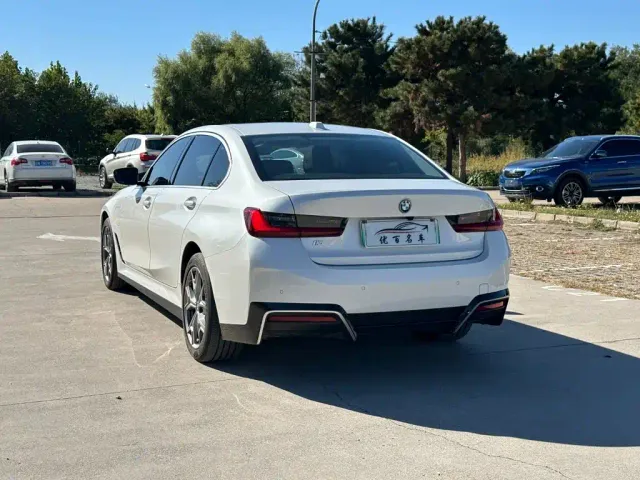 BMW i3 — Фото автомобиля 4