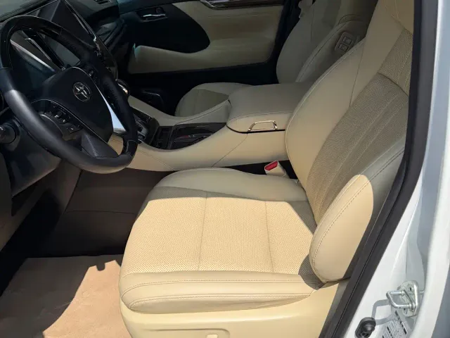 Toyota Alphard — Фото автомобиля 11