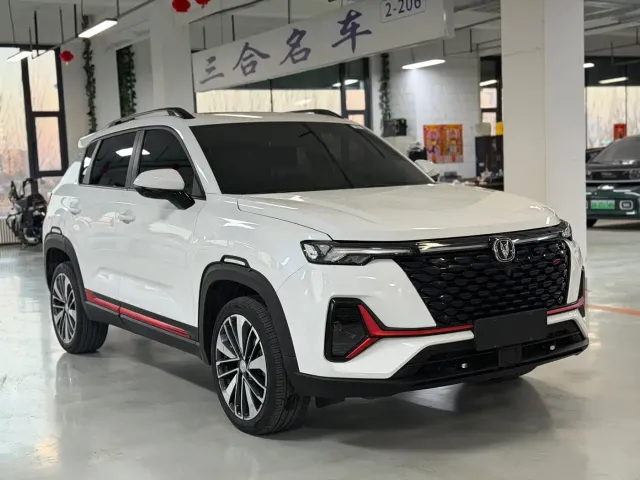 Changan CS35 Plus — Фото автомобиля 3