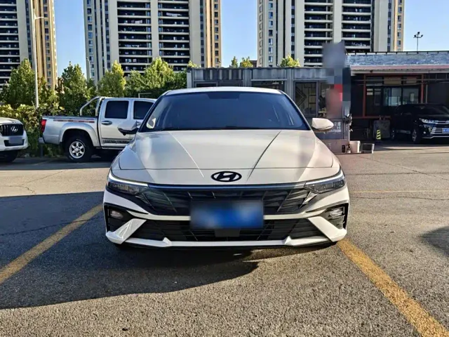 Hyundai Elantra — Фото автомобиля 2