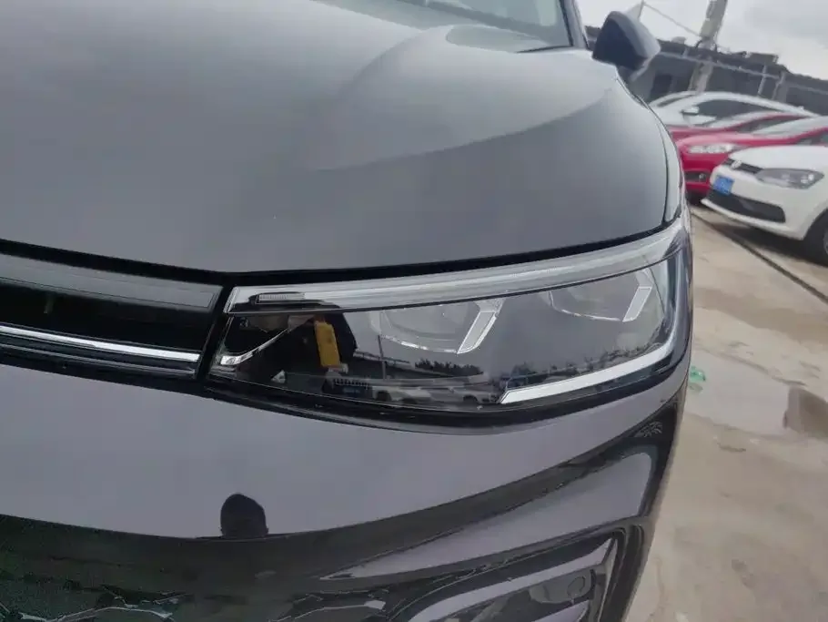 Volkswagen Passat 2025 Pro 380TSI Starlight Dragon Glory Edition — Фото автомобиля 5