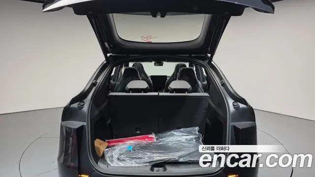 Tesla Model Y — Фото автомобиля 19