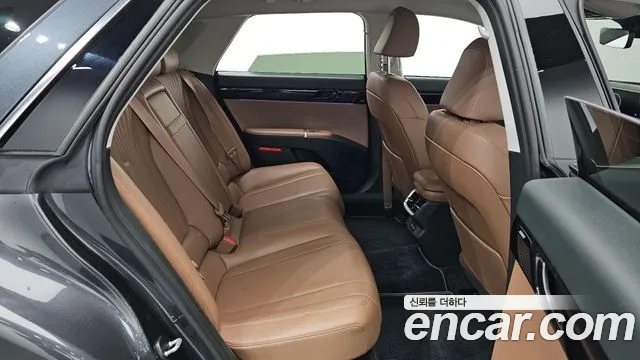 Hyundai Grandeur GN7 — Фото автомобиля 18