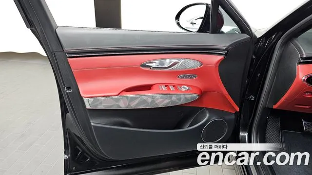 Genesis GV70 — Фото автомобиля 13