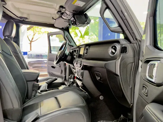 Jeep Wrangler 4xe — Фото автомобиля 13