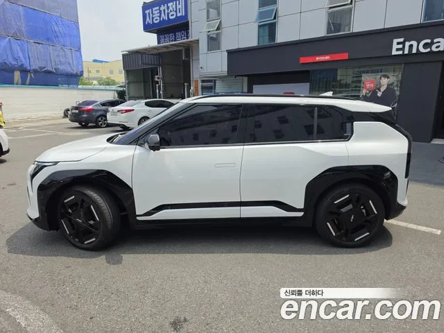 Kia EV3 — Фото автомобиля 2