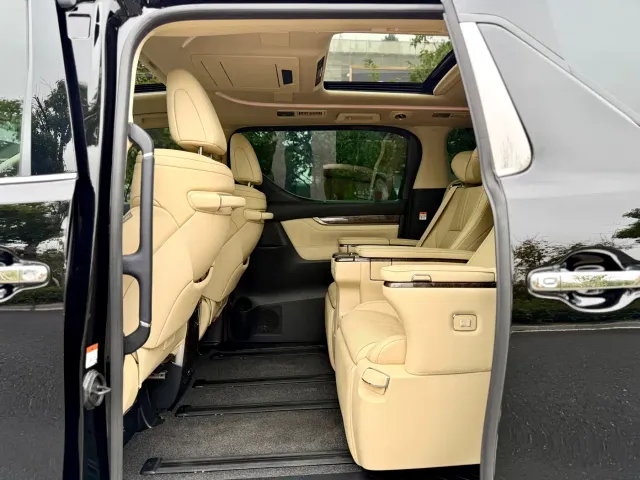 Toyota Vellfire — Фото автомобиля 14