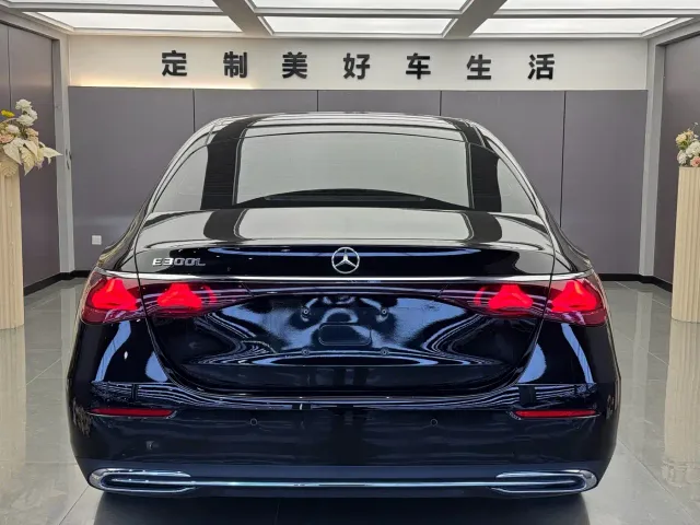 Mercedes-Benz E-Class — Фото автомобиля 13
