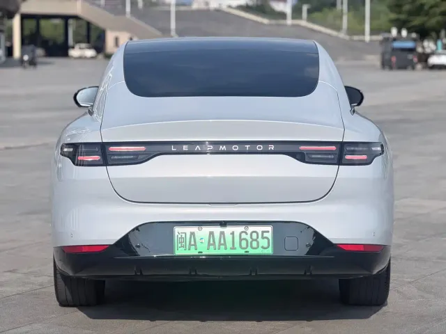 Leapmotor C01 — Фото автомобиля 8