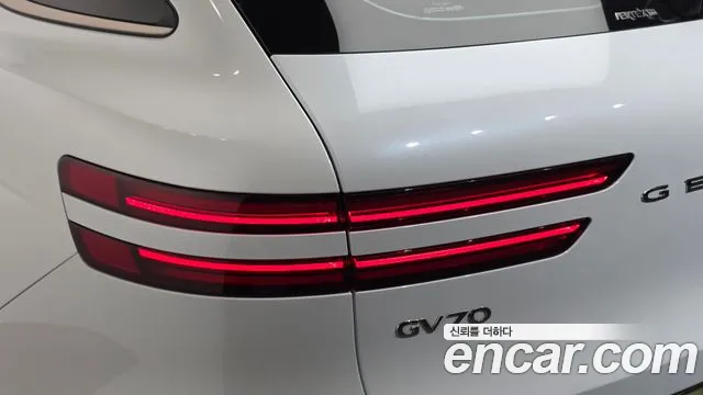 Genesis GV70 2.5T Бензин AWD — Фото автомобиля 19
