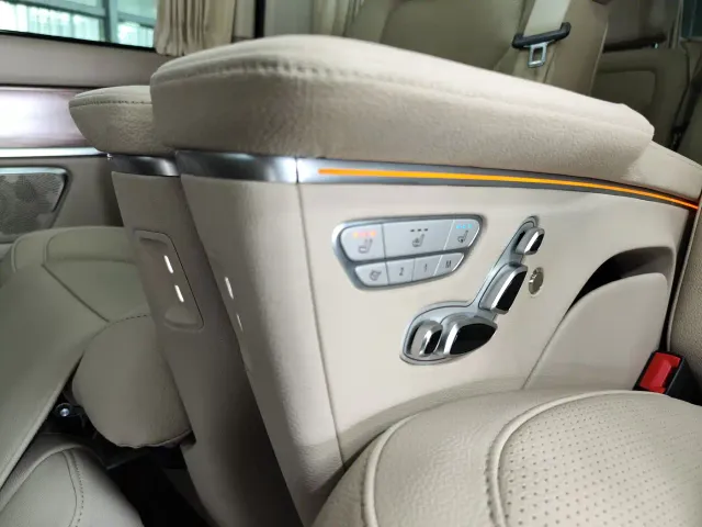 Mercedes-Benz V-Class — Фото автомобиля 24