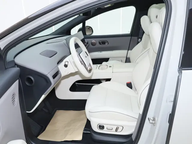 Li Auto i6 — Фото автомобиля 26