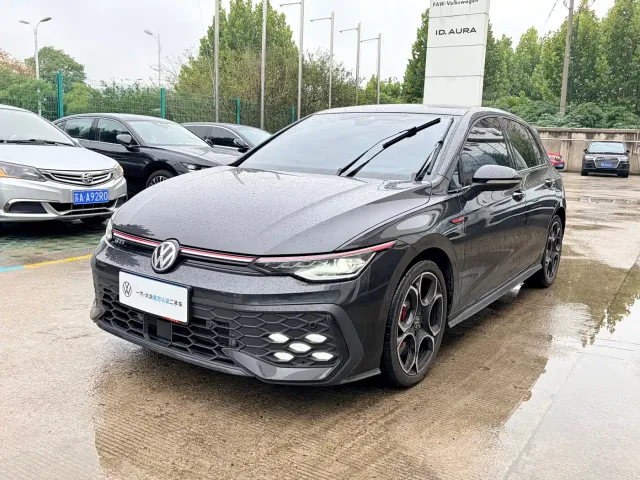 Фотография автомобиля — Volkswagen Golf GTI