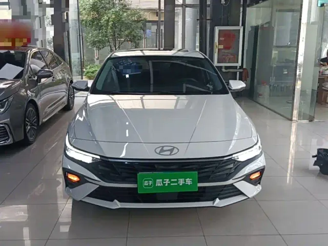 Hyundai Elantra — Фото автомобиля 2