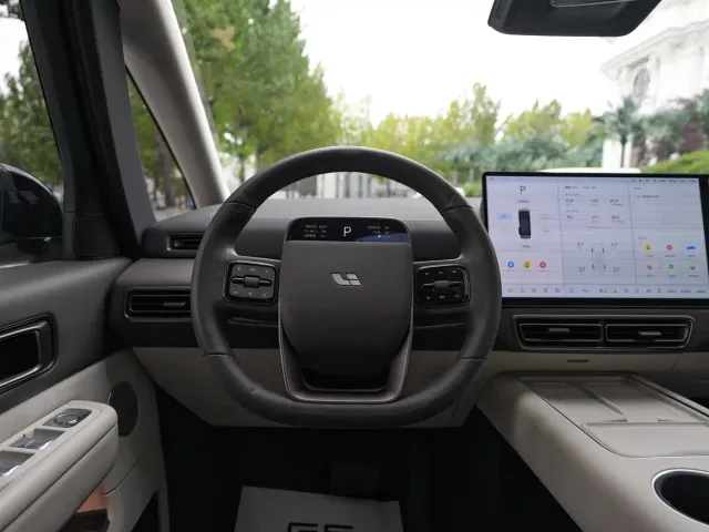 Li Auto MEGA — Фото автомобиля 9