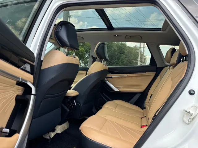 Geely Boyue L — Фото автомобиля 8