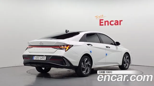Hyundai Avante CN7 — Фото автомобиля 2