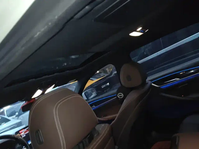 BMW 5 Series — Фото автомобиля 8