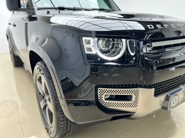 Land Rover Defender — Фото автомобиля 4