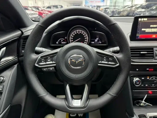 Mazda CX-4 — Фото автомобиля 11