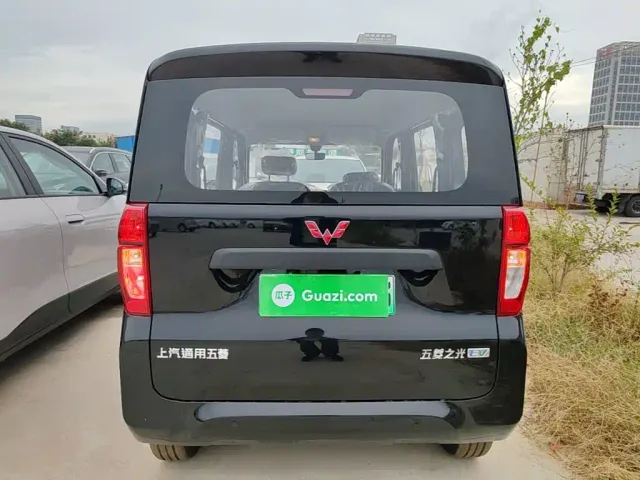 Wuling Zhiguang NEV — Фото автомобиля 5