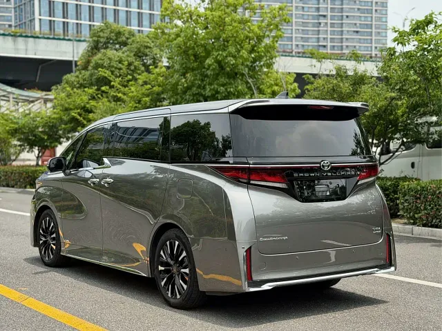 Toyota Vellfire — Фото автомобиля 6