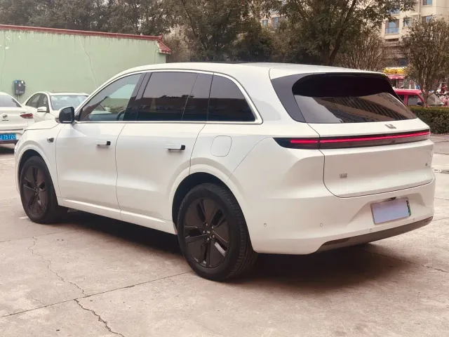 Li Auto L6 — Фото автомобиля 6