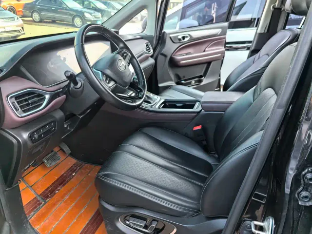 GAC Trumpchi M6 — Фото автомобиля 8