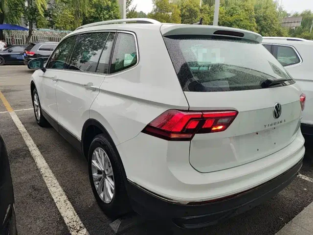Volkswagen Tiguan L — Фото автомобиля 4