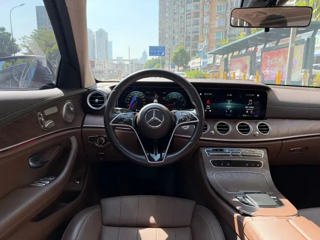 Mercedes-Benz E-Class — Фото автомобиля 9