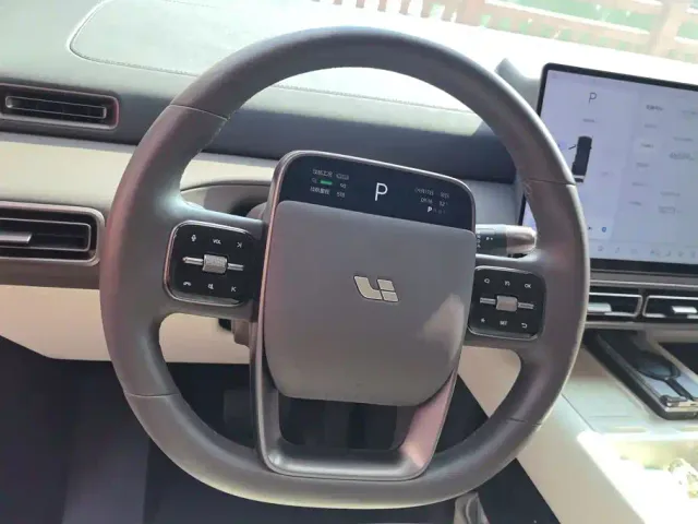 Li Auto MEGA — Фото автомобиля 15