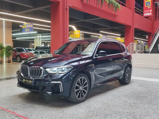 Фотография автомобиля — BMW X5