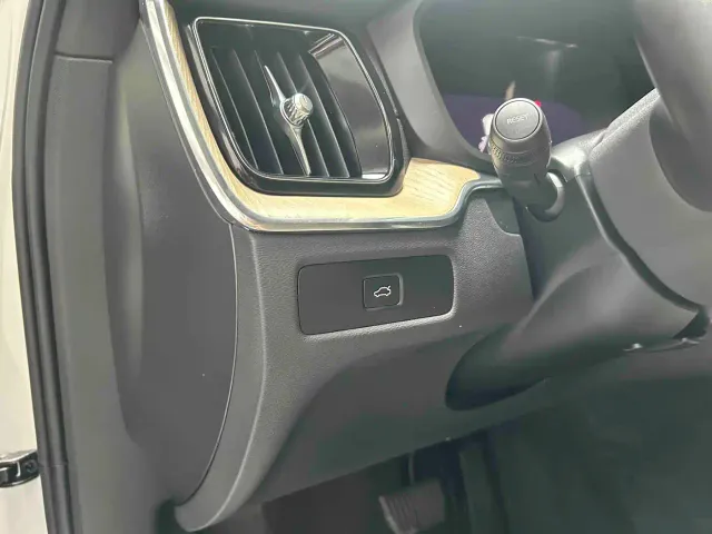 Volvo XC60 — Фото автомобиля 19
