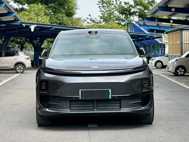 Li Auto L6 — Фото автомобиля 2