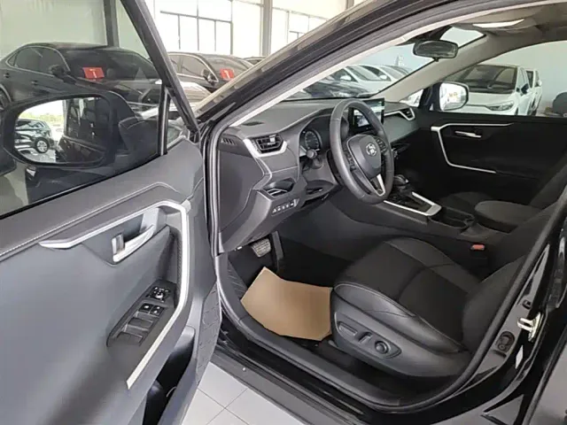 Toyota Wildlander — Фото автомобиля 15