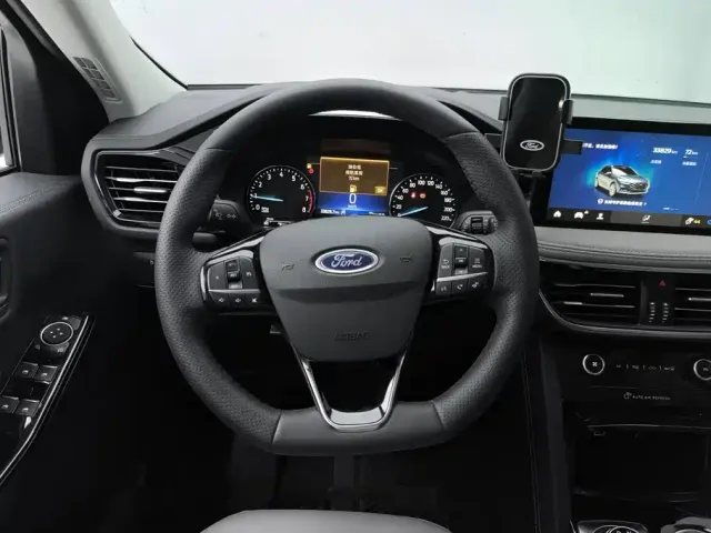 Ford Escape — Фото автомобиля 15
