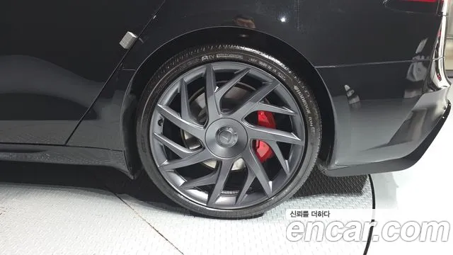 Tesla Model S — Фото автомобиля 6