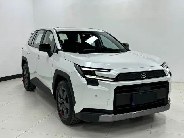 Toyota RAV4 — Фото автомобиля 3