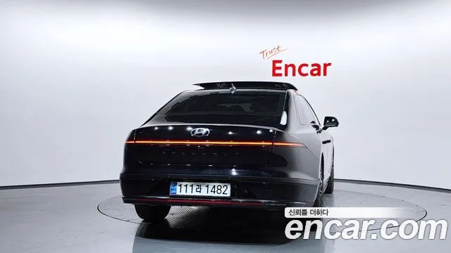 Hyundai Grandeur Grandeur (GN7) 3.5 Бензин 4WD — Фото автомобиля 3