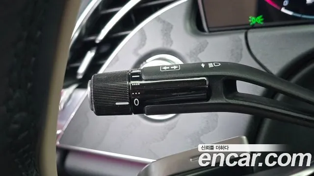 Mercedes-Benz E-Class — Фото автомобиля 26