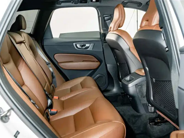 Volvo XC60 — Фото автомобиля 20