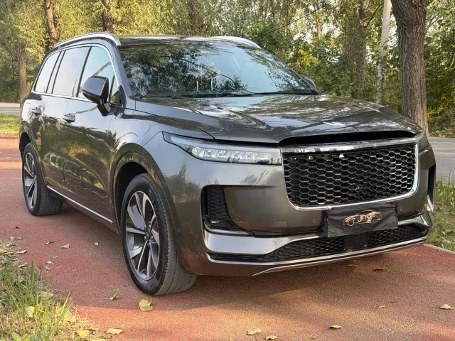 Фотография автомобиля — Li Auto ONE